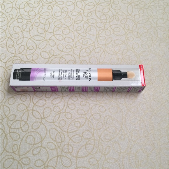 Revlon youth Fill+ Blur Concealer - Picture 6 of 7